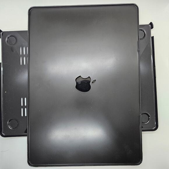 Apple Labtop Case - Picture 3 of 5